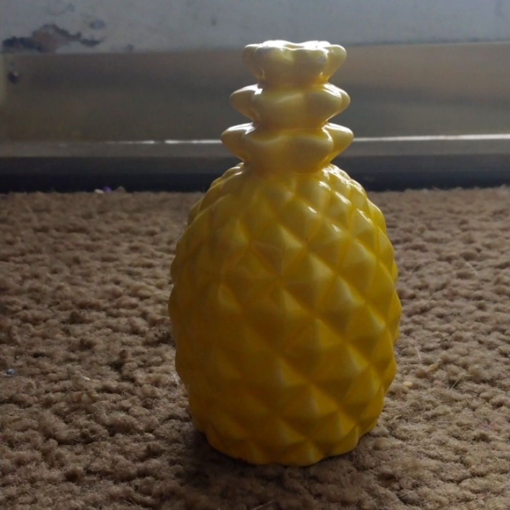 Small pineapple home decor cute desk decoration